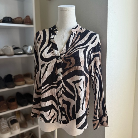 Zara Brown and Black Flowy Animal Print Button Up Long Sleeve Shirt Size Medium - Picture 8 of 13